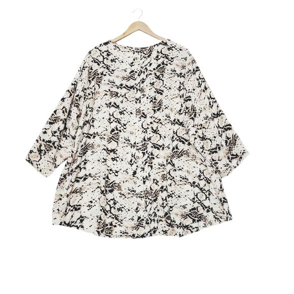 Rose & Olive Women Snake Print Popover Top Size 3X Ivory Split V Flowy Office - Picture 2 of 8